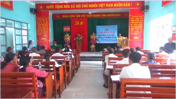Tập huấn ngay tại hiện trường: "Hướng dẫn kỹ thuật trồng, chăm sóc và thu hoạch nấm sò"