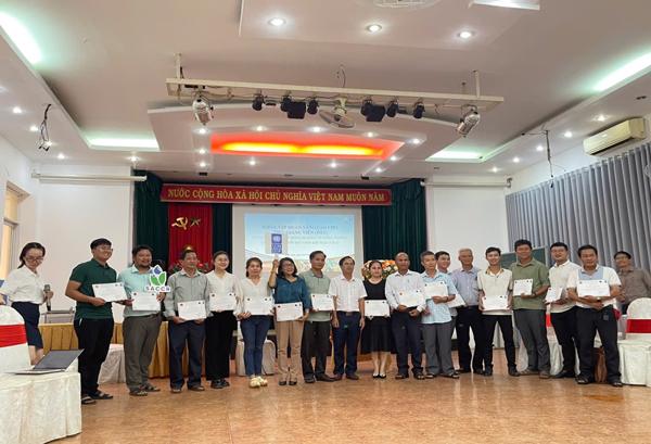 Đắk Lắk: Tập huấn nâng cao năng lực cho giảng viên TOT lớp học đồng ruộng về nông nghiệp chống chịu với biến đổi khí hậu năm 2025