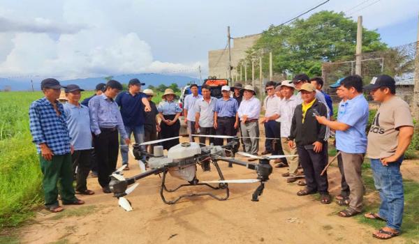 Chuyến đi học tập ngoài tỉnh - Học tập các mô hình sản xuất nông nghiệp thành công về: ứng dụng tiến bộ khoa học kỹ thuật trong sản xuất mía, áp dụng giống sắn mới chống bệnh khảm, nông nghiệp tuần hoàn trong nông hộ tại tỉnh Gia Lai