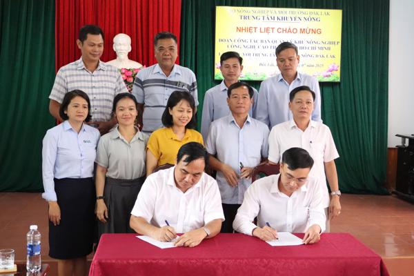 Ký kết bản ghi nhớ hợp tác giữa Trung tâm Khuyến nông tỉnh Đắk Lắk và Ban Quản lý khu Nông nghiệp Công nghệ cao Tp.HCM
