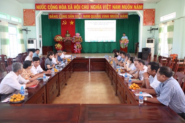 Đoàn công tác Trung tâm Khuyến nông tỉnh Đắk Lắk làm việc với UBND xã Tuy An Nam và xã Phú Hòa 1
