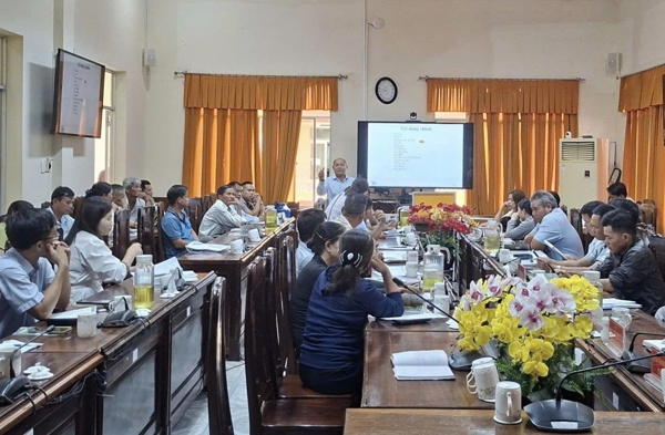 Trung tâm Khuyến nông và Công ty TNHH Cacao Land phối hợp tập huấn kỹ thuật canh tác ca cao bền vững